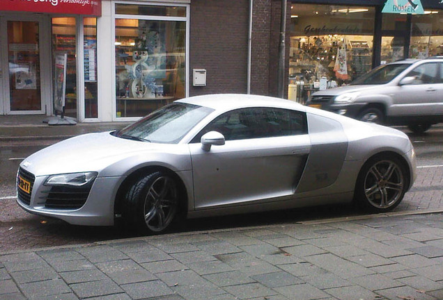 Audi R8