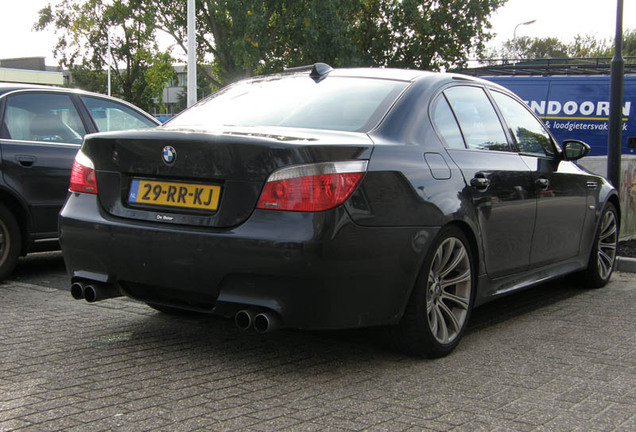 BMW M5 E60 2005