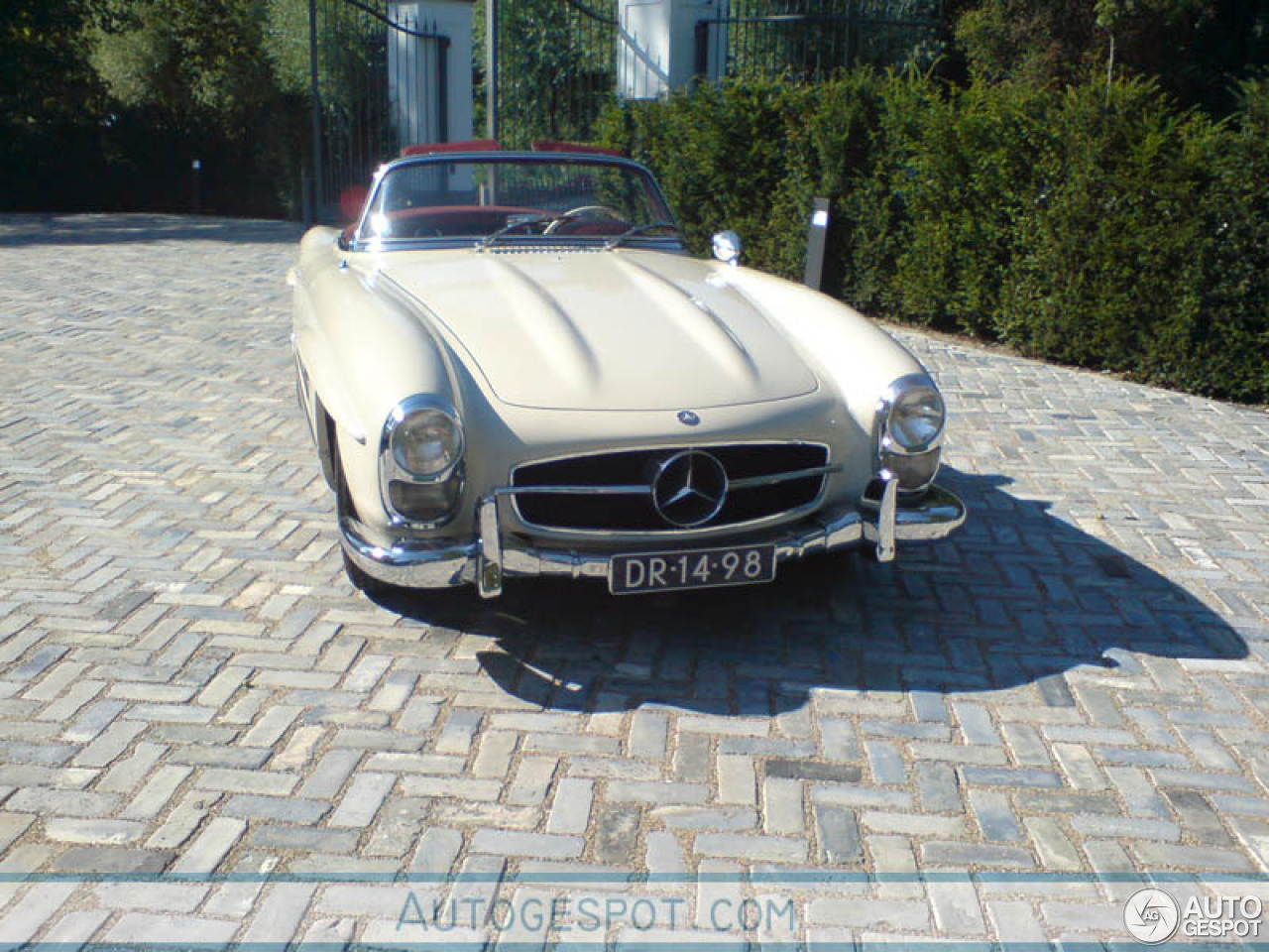 Mercedes-Benz 300SL Roadster