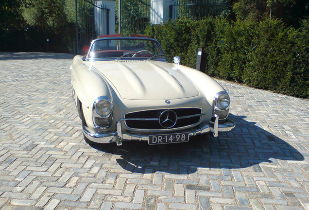 Mercedes-Benz 300SL Roadster