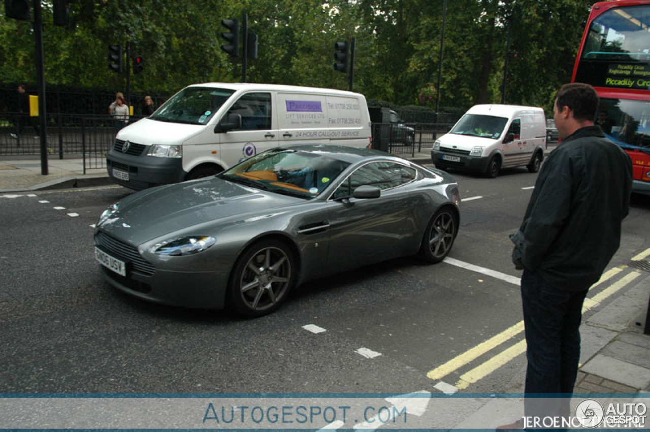 Aston Martin V8 Vantage