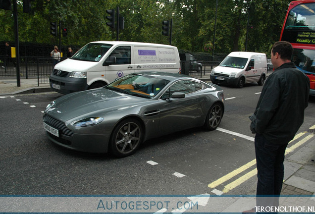 Aston Martin V8 Vantage