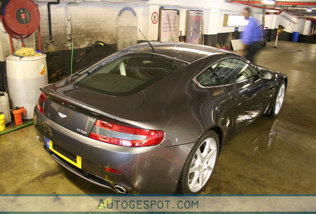 Aston Martin V8 Vantage