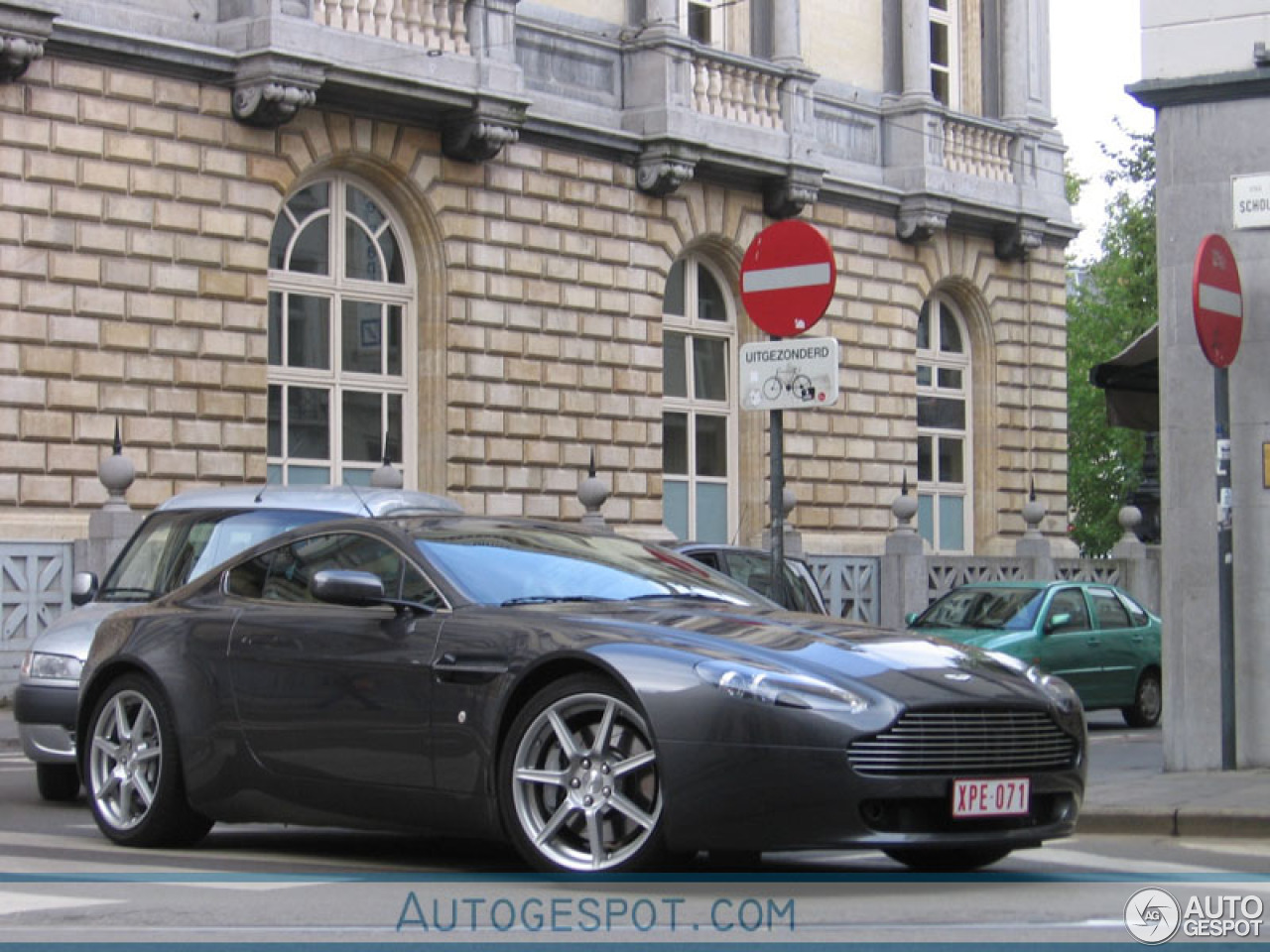 Aston Martin V8 Vantage