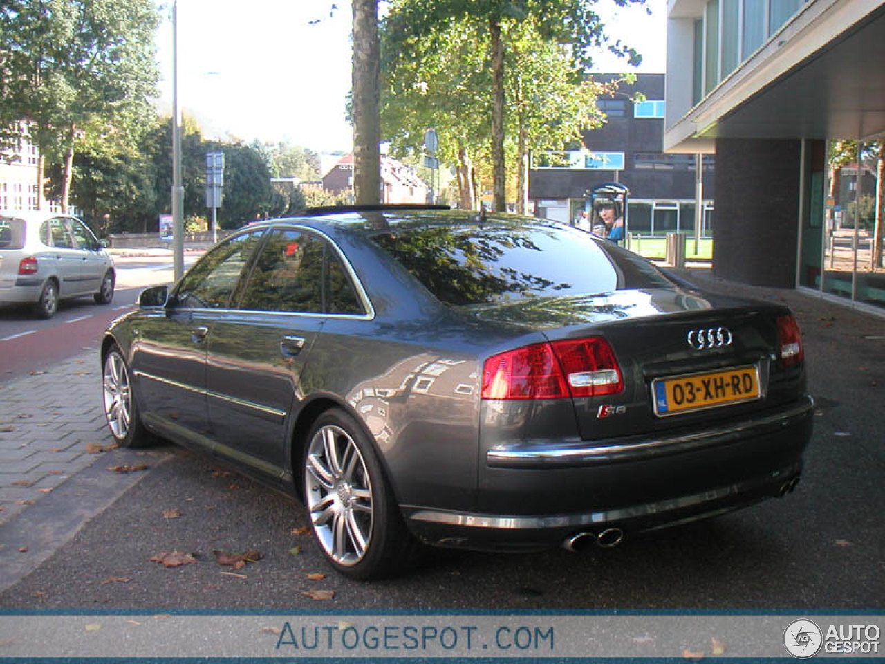 Audi S8 D3