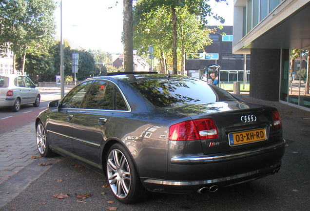 Audi S8 D3