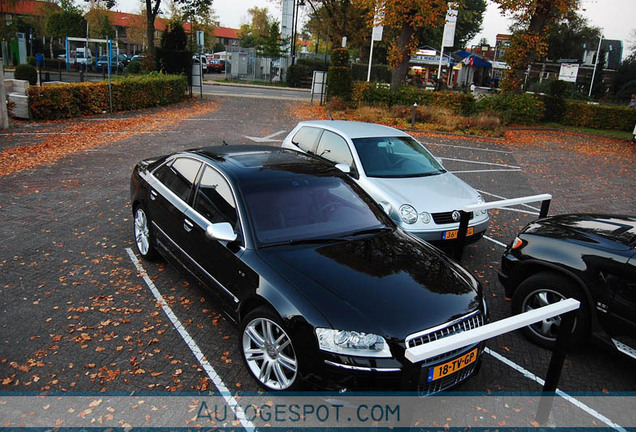 Audi S8 D3