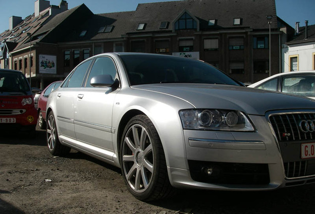 Audi S8 D3