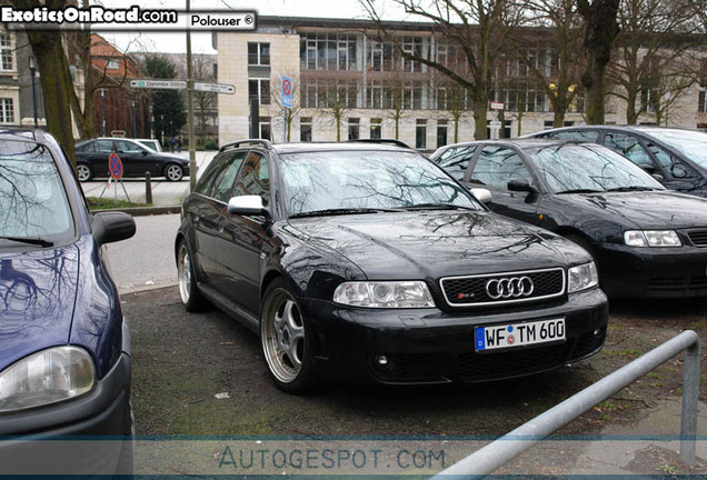 Audi RS4 Avant B5