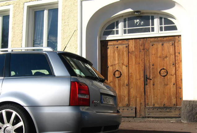 Audi RS4 Avant B5