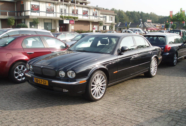 Jaguar XJR