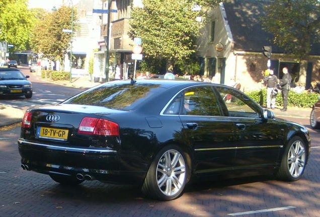 Audi S8 D3