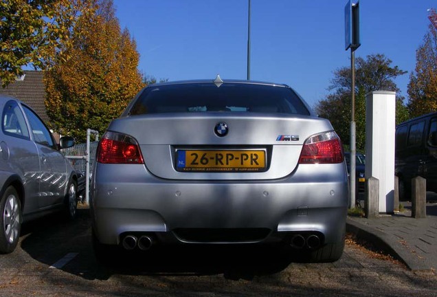 BMW M5 E60 2005