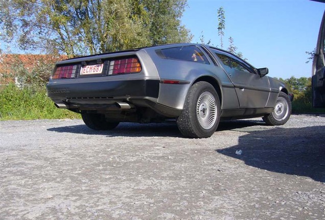 DeLorean DMC-12