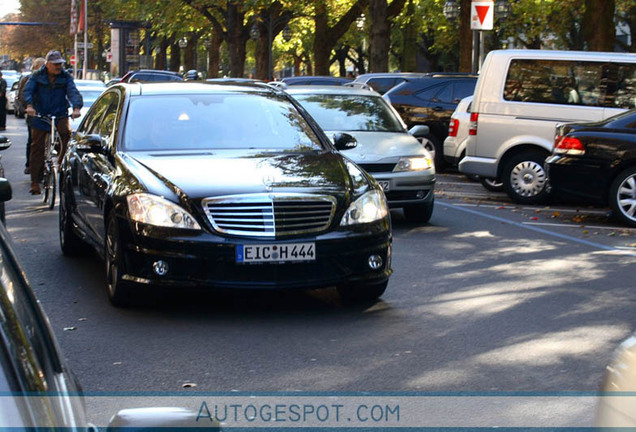 Mercedes-Benz S 65 AMG V221