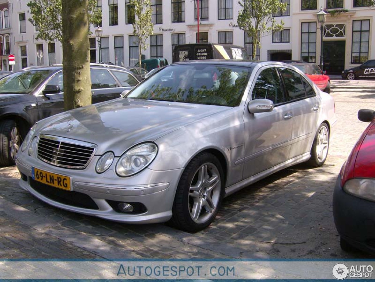 Mercedes-Benz E 55 AMG