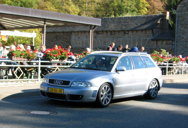 Audi RS4 Avant B5