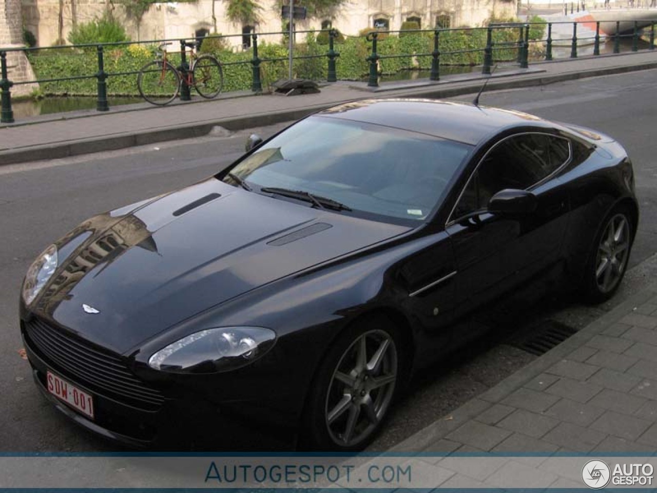 Aston Martin V8 Vantage