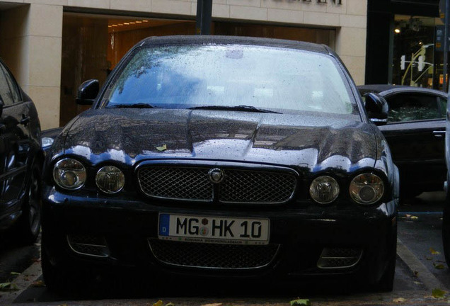 Jaguar XJR