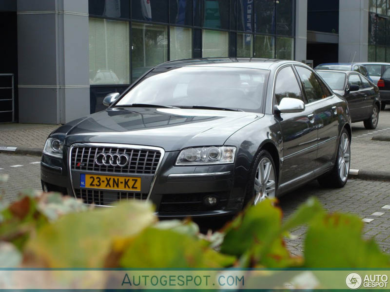 Audi S8 D3