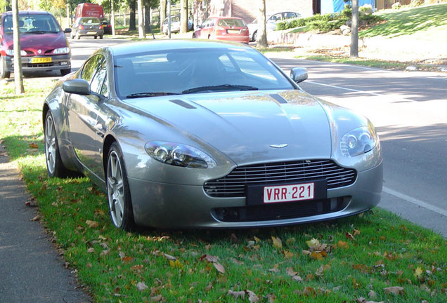 Aston Martin V8 Vantage