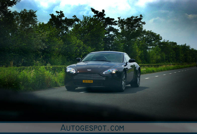 Aston Martin V8 Vantage