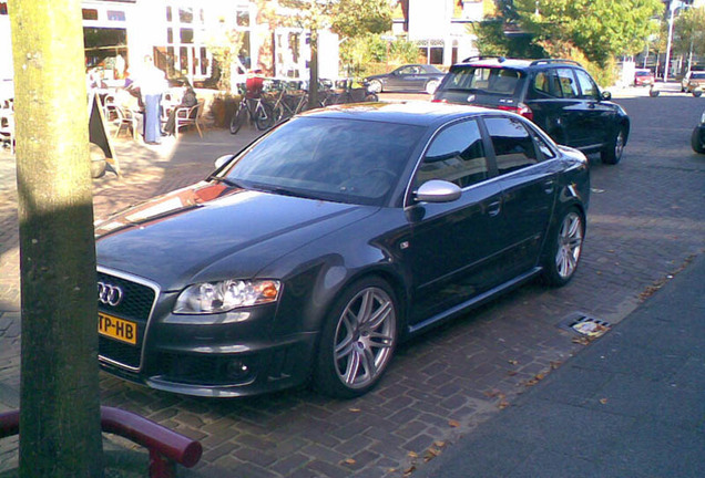 Audi RS4 Sedan