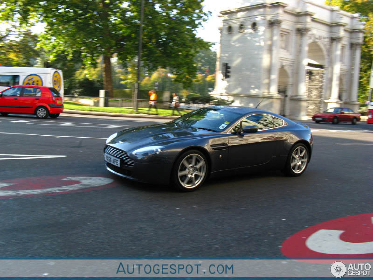 Aston Martin V8 Vantage