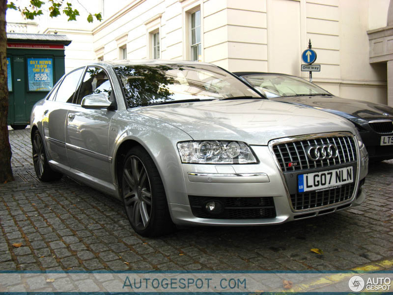 Audi S8 D3