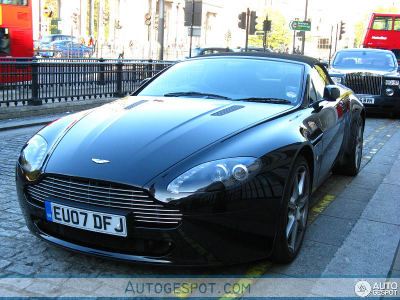 Aston Martin V8 Vantage Roadster