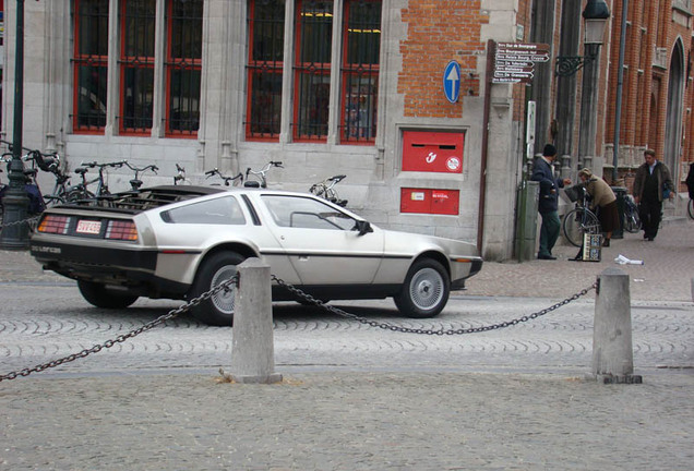 DeLorean DMC-12