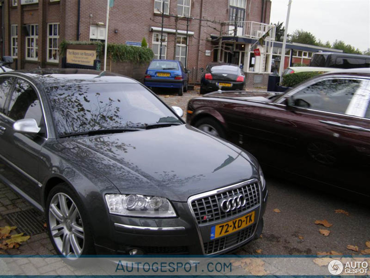 Audi S8 D3