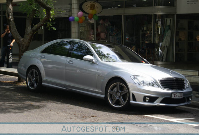 Mercedes-Benz S 65 AMG V221