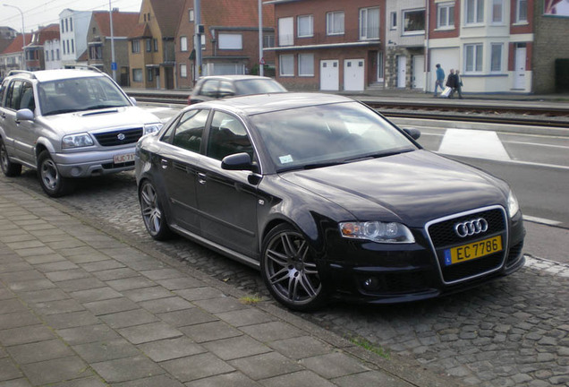 Audi RS4 Sedan