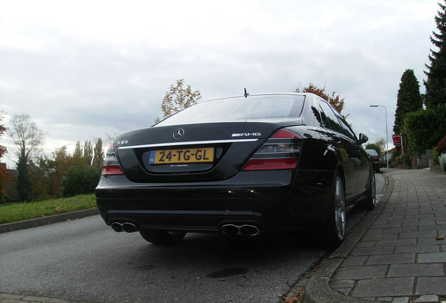 Mercedes-Benz S 65 AMG V221