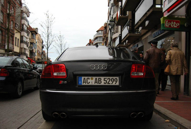 Audi S8 D3