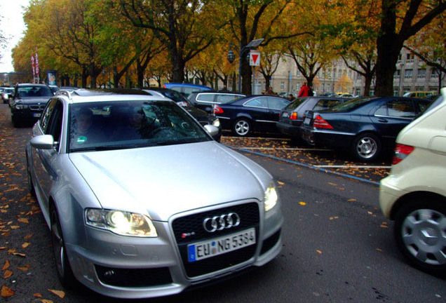 Audi RS4 Avant B7