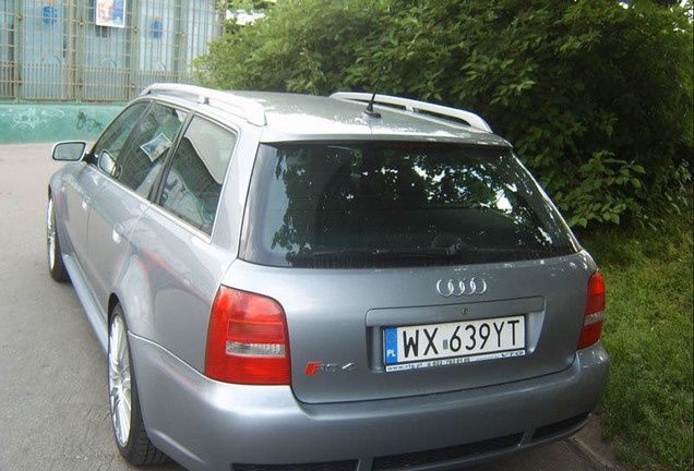 Audi RS4 Avant B5