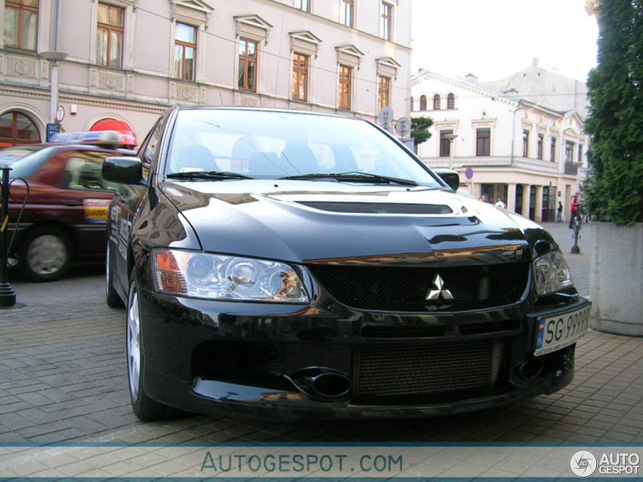 Mitsubishi Lancer Evolution IX FQ