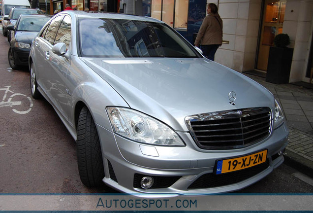 Mercedes-Benz S 63 AMG W221