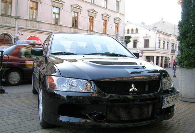 Mitsubishi Lancer Evolution IX FQ