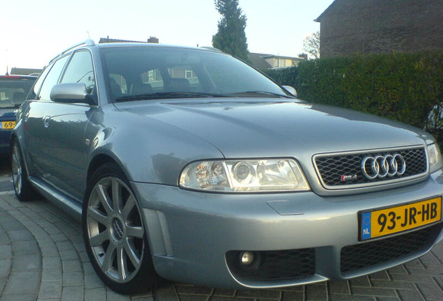 Audi RS4 Avant B5