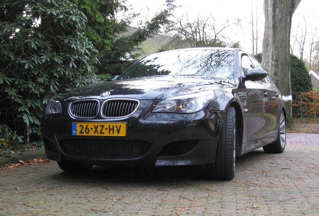 BMW M5 E60 2005