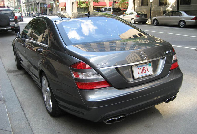 Mercedes-Benz S 65 AMG V221