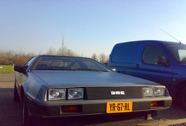 DeLorean DMC-12