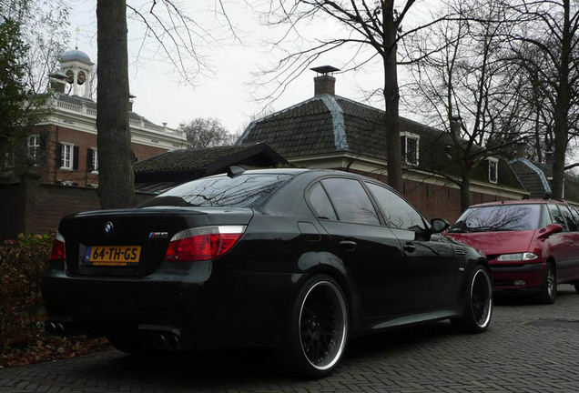 BMW M5 E60 2005