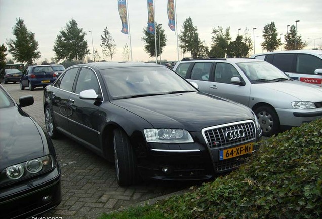 Audi S8 D3