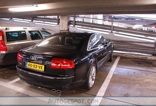 Audi S8 D3