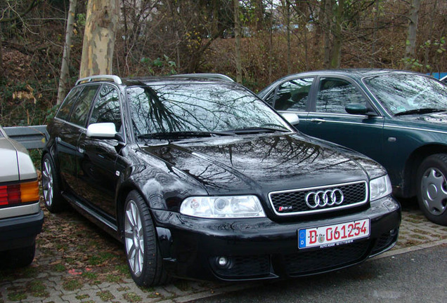 Audi RS4 Avant B5