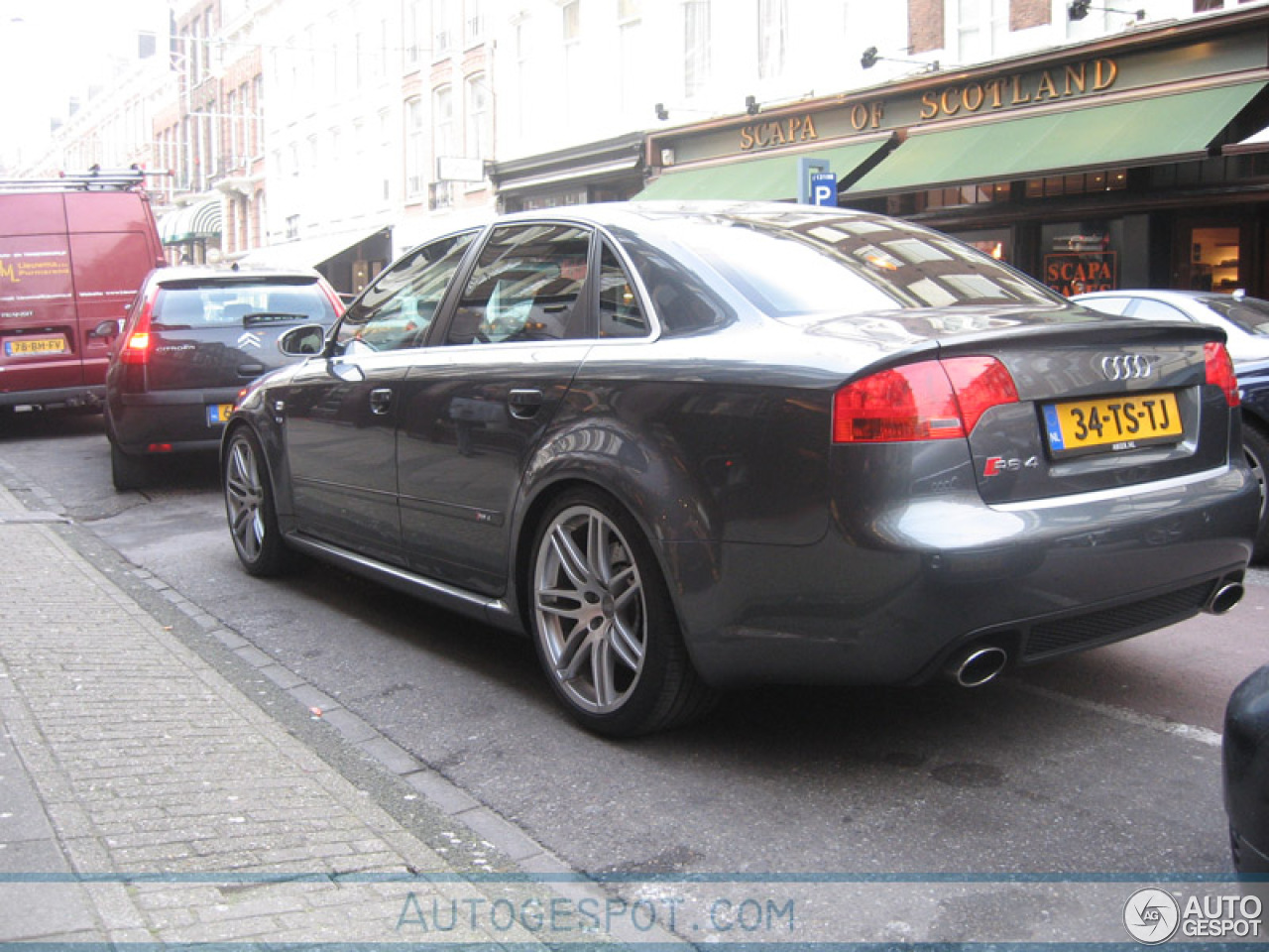 Audi RS4 Sedan